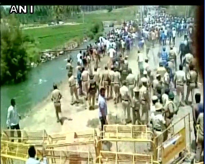 Kaveri Wasser Problem: Zusammenstoß zwischen Polizei und Jai Karnataka Aktivisten in Gulbarga Karnataka