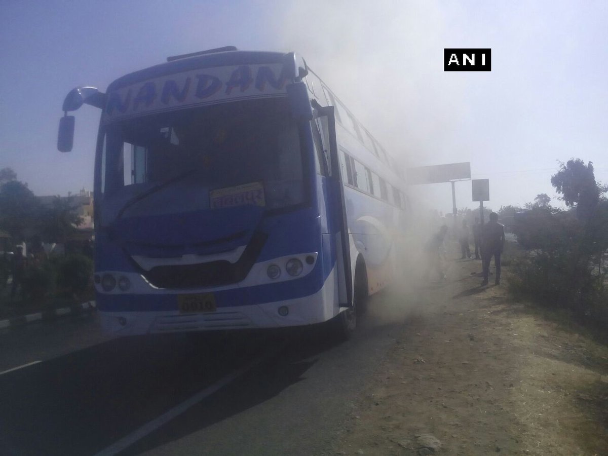 Seoni (Madhya Pradesh): Nagpur-Jabalpur bus catches fire in Rahiwada; Passengers safe