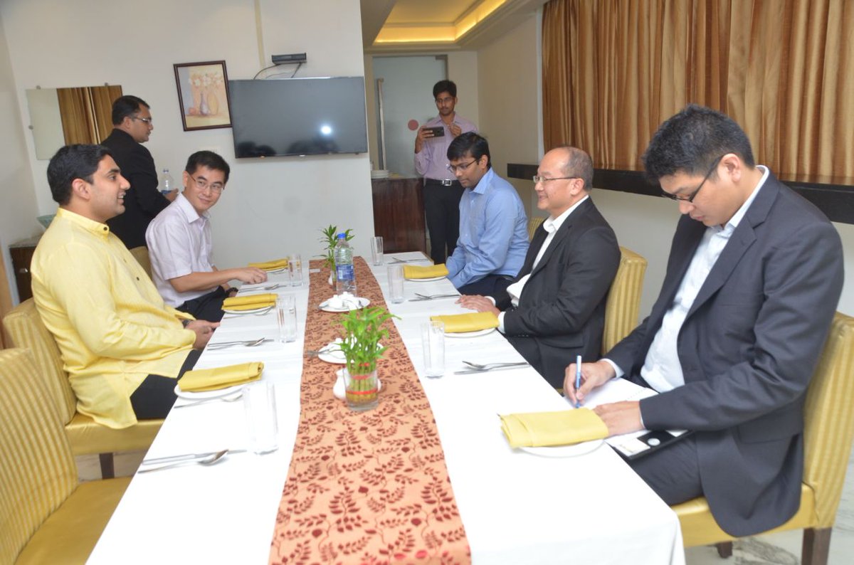 Amaravathi: Singaporean delegation of Consulate General, Trade and Industry Minister and Vice Consulate General met Andhra IT Minister Nara Lokesh