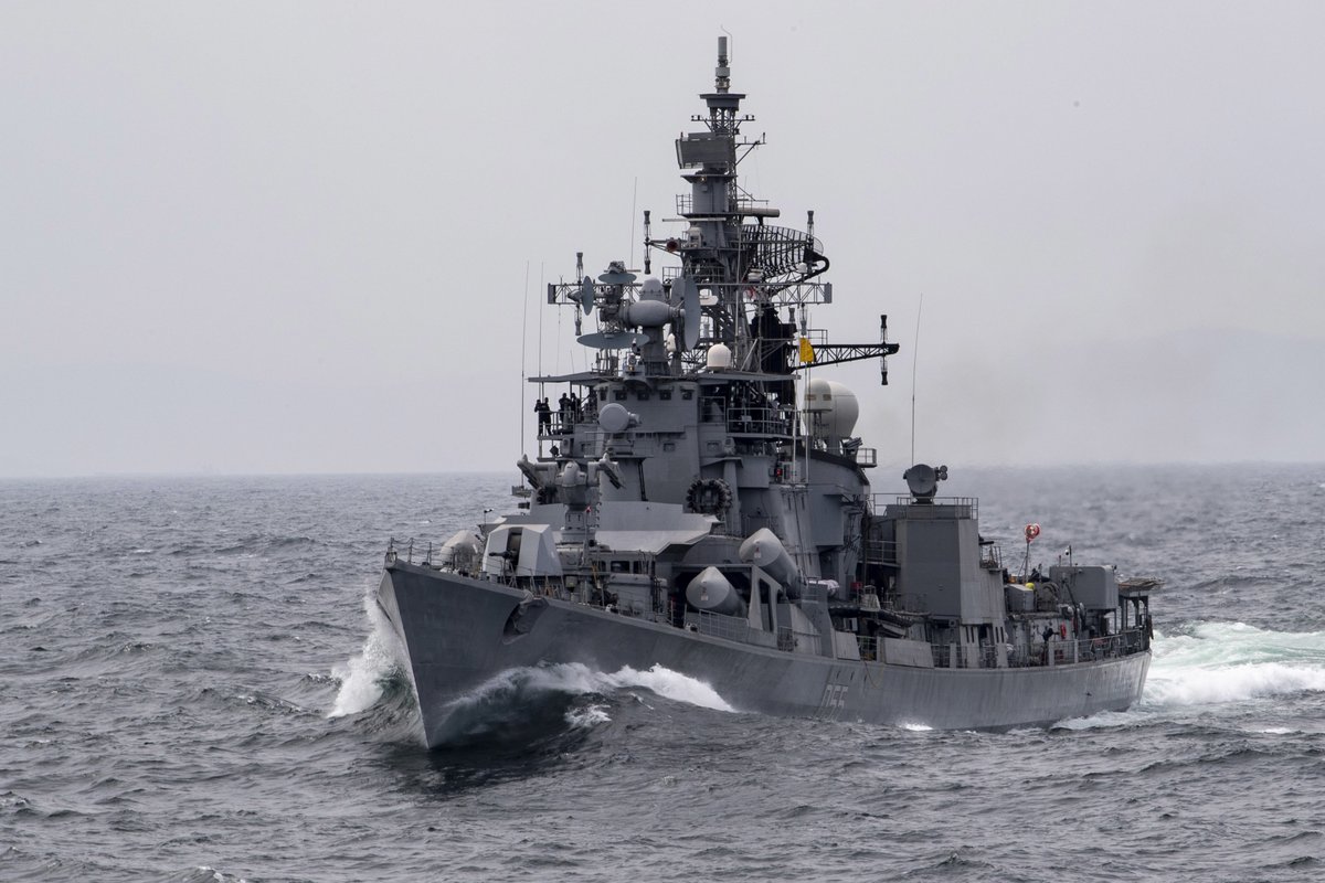 India's 4 active Rajput-class destroyers are modified Soviet Project 61 Kashin-class ships, the newest of which, RANVIJAY D55 was maneuvering last week with USS JOHN P MURTHA LPD26 in the Indian Ocean. 