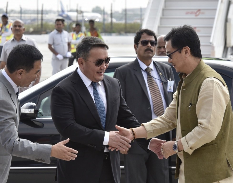 President of Mongolia, Khaltmaagiin Battulga (@BattulgaKh) being welcomed by union minister @KirenRijiju in New Delhi  The president in on a 5-day state visit to India during which he will meet President @Ram Nath Kovind and Prime Minister @narendramodi  (Photos: Sanjeev/ HT)