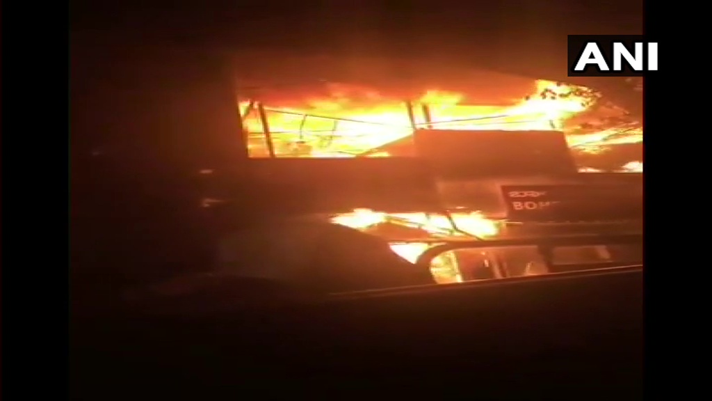 Karnataka: 3 people injured in a fire which has broken out at Koramangala Wipro Signal Hotel in Bengaluru,after a cylinder exploded there. 4 fire tenders, 5 members of Civil Defence Quick Response Team&Police present at the spot. 2 ambulances kept on stanby
