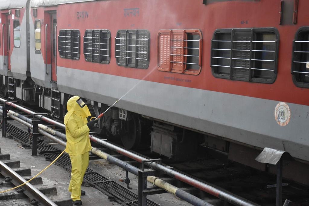 Special train with 950 Indian Army personnel who've completed professional courses at Bangalore, Belgaum & Secundrabad and due to rejoin units in operational areas in North India has started from Bangalore. All have undergone mandatory quarantine period and are medically fit