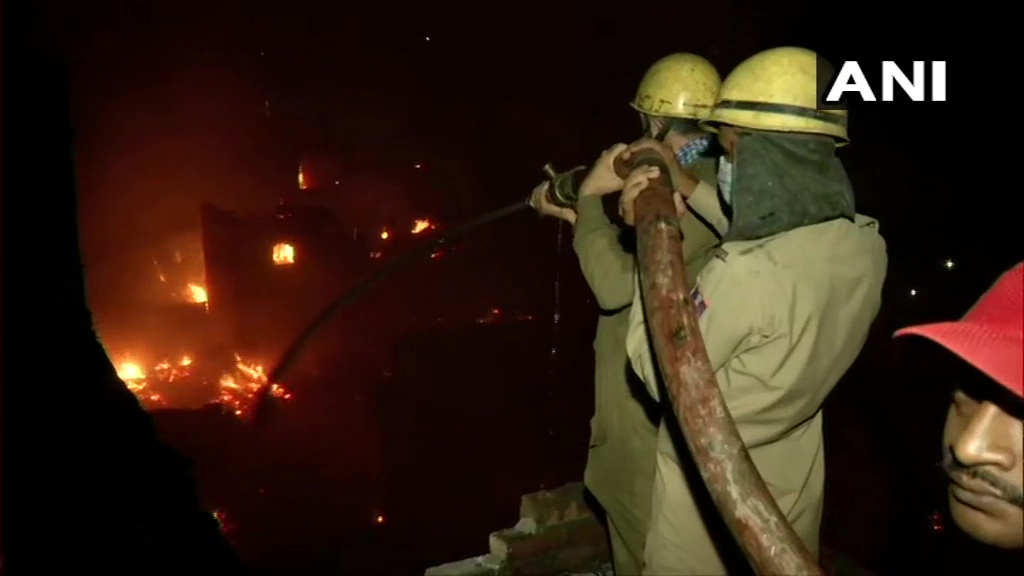 Delhi: A fire broke out at the Chuna Bhatti slum area in Kirti Nagar. 29 fire tenders on the spot. Fire-fighting operations underway