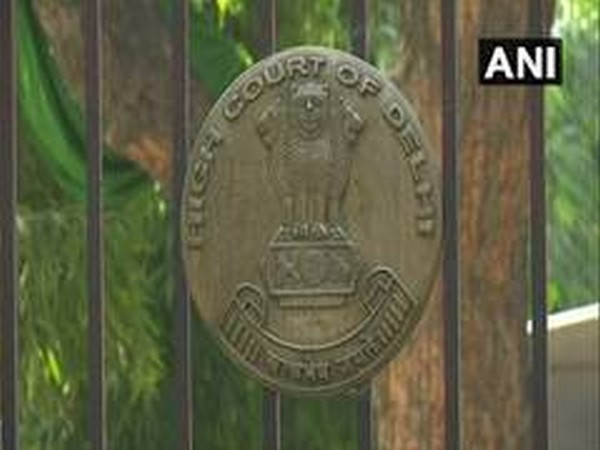 Delhi HC issues notice to Delhi Govt on a petition seeking direction for ensuring that Govt&private hospitals shall not deny admission to asymptomatic and symptomatic COVID19 patients. The petition has also sought direction for not charging high amount for PPE from patients