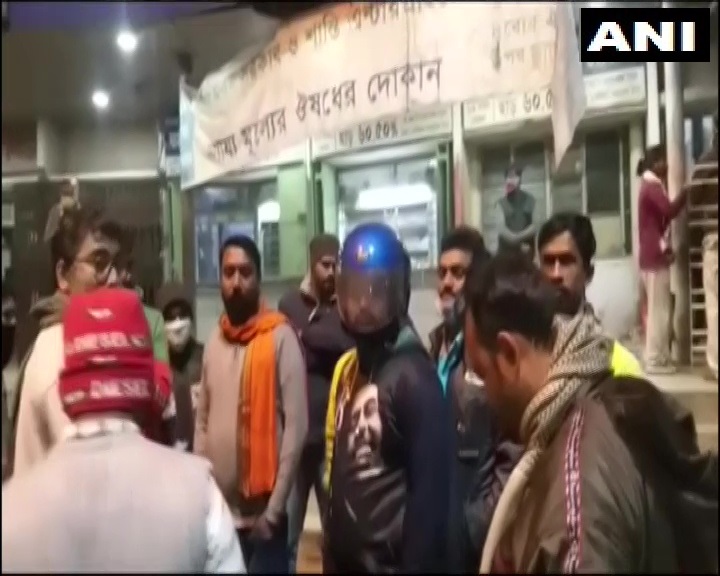 West Bengal: A Bharatiya Janata Party (BJP) worker died allegedly after TMC workers attacked BJP workers during the party's 'Sankalpa Yatra' in Halisahar, earlier today