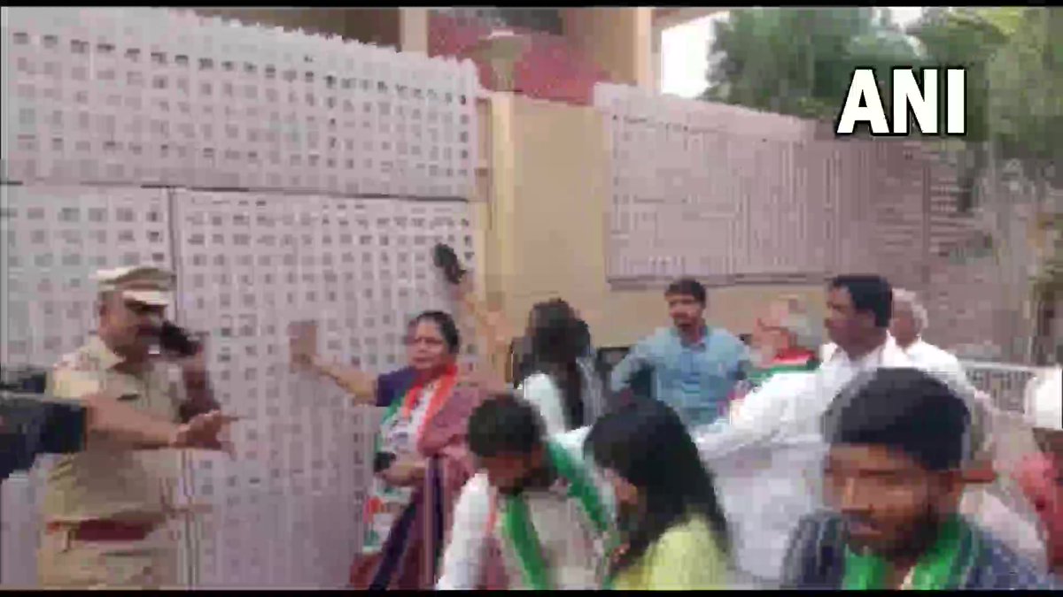 Aurangabad, Maharashtra   Workers of NCP protested outside the residence of State Minister Abdul Sattar over his reported remarks against NCP MP Supriya Sule.   DCP says, The protesters have been detained as per law. The incidents here will be probed & action will be taken