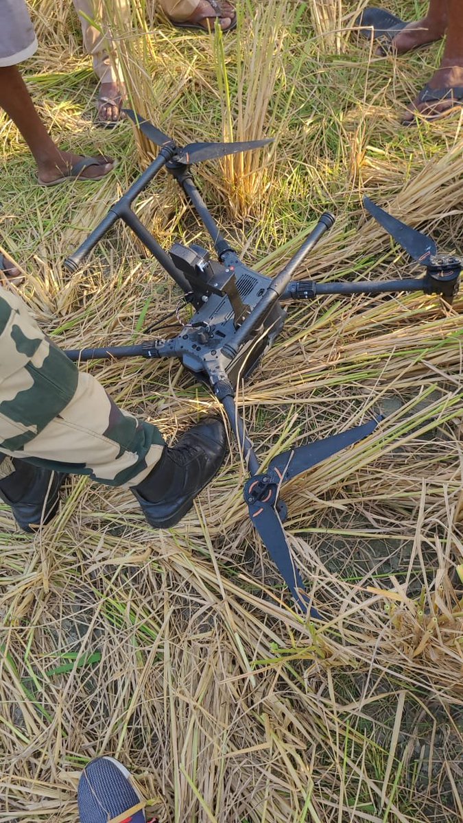 BSF Punjab has recovered a drone and a packet suspected to be narcotics (appx 470 gms) from a field on the outskirts of village Dhaone Khurd in Amritsar district.(Photo source: BSF)