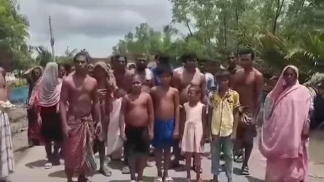 We don’t want to stay in Bangladesh. We are being oppressed, our temples demolished, says whole lot of Hindus in areas adjoining India