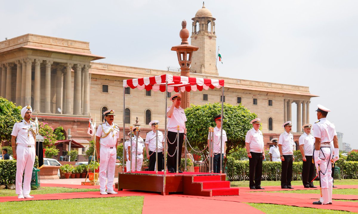 Der russische Marinechef Admiral Alexander Alexejewitsch Moisejew in Delhi. Treffen mit dem indischen Marinechef