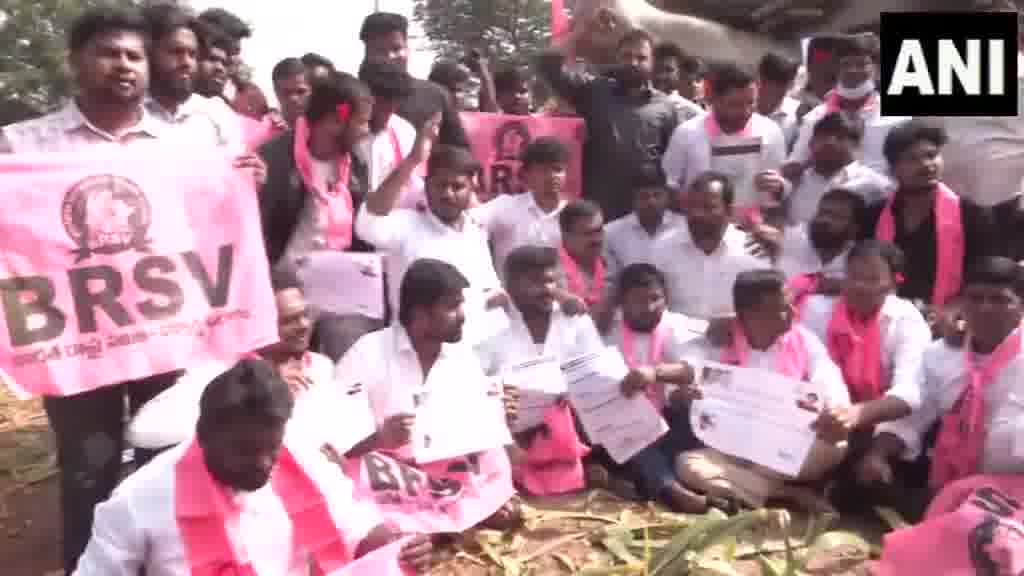 Hyderabad, Telangana   BRSV the student wing of BRS staged a protest at Mahatma Gandhi statue infront of Gandhi Hospital, Hyderabad. They paid tributes to Mahatma Gandhi on his death anniversary and gave a memorandum to Mahatma Gandhi's statue on the failed promises 