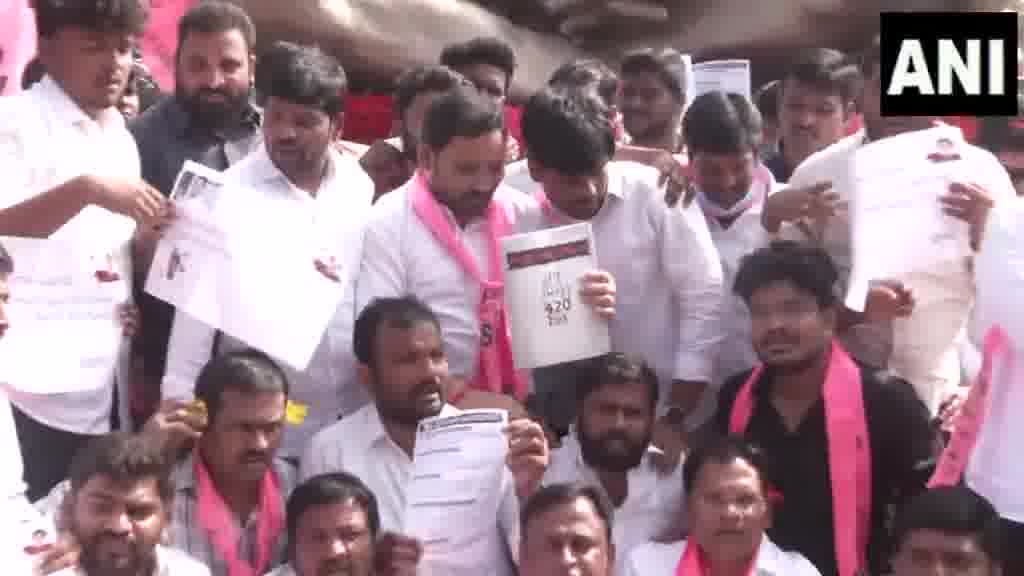 Hyderabad, Telangana   BRSV the student wing of BRS staged a protest at Mahatma Gandhi statue infront of Gandhi Hospital, Hyderabad. They paid tributes to Mahatma Gandhi on his death anniversary and gave a memorandum to Mahatma Gandhi's statue on the failed promises 