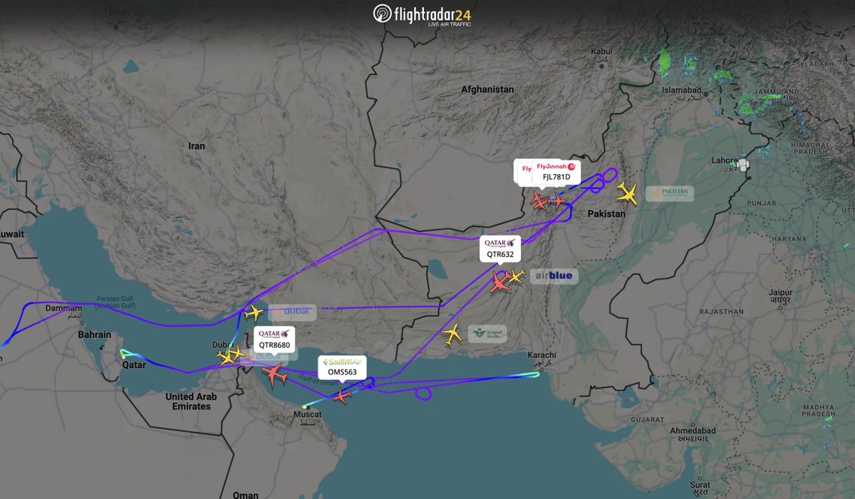 Les vols à destination de Karachi, Islamabad et Lahore sont actuellement en attente ou reviennent à leur point d'origine.