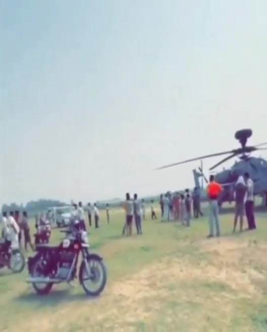 Pathankot, Punjab: Ein Apache-Hubschrauber der indischen Luftwaffe (IAF) machte eine Notlandung in der Gegend von Nangalpur