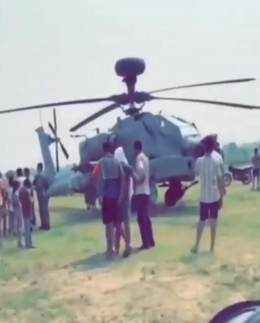 Pathankot, Punjab: Ein Apache-Hubschrauber der indischen Luftwaffe (IAF) machte eine Notlandung in der Gegend von Nangalpur