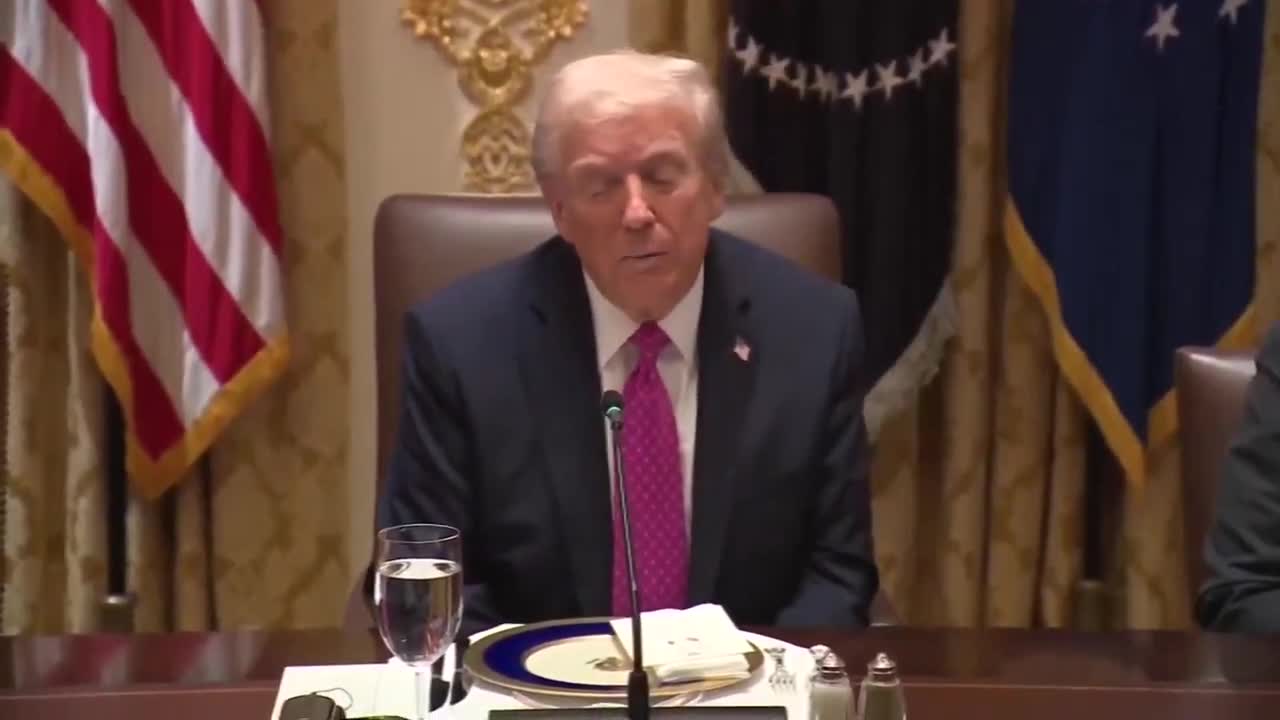 .@POTUS: Indija vairs nepirks Krievijas naftu, un Ungārija ir it kā iestrēgusi, jo viņiem ir viens cauruļvads. Un viņi atrodas iekšzemē — viņiem nav jūras. Bet Indija nepirks naftu no Krievijas.